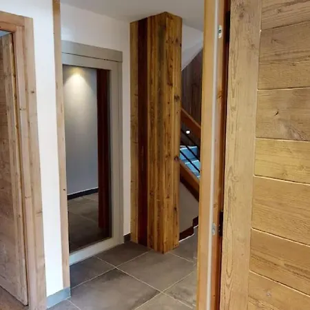 Holiday home Charmant Chalet A Proximite Des Remontees Mecaniques, Des Restaurants